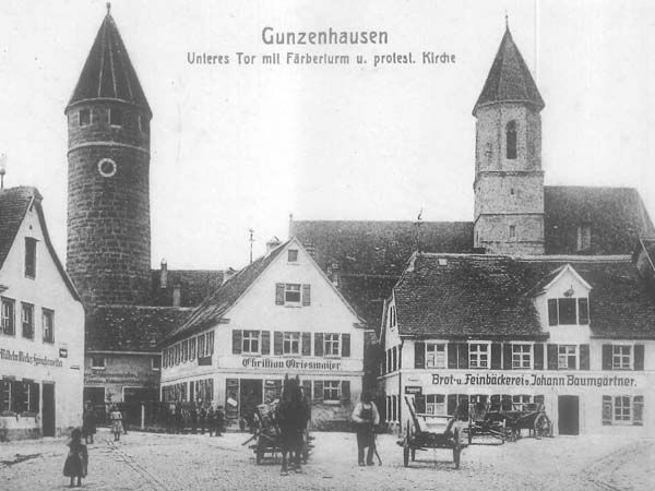 Foto: Unteres Tor mit Färberturm und Stadtkirche